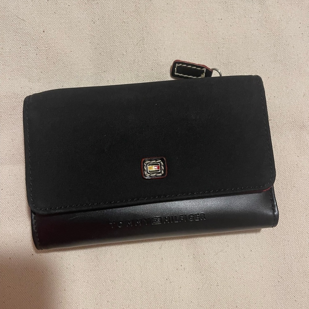 Tommy Hilfiger Black Wallet‎